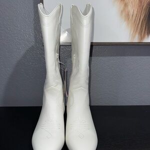 Women’s White Western Cowboy Boots – Pointed Toe, New with Tags